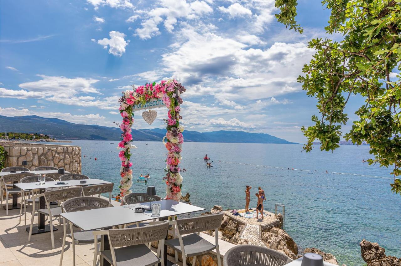 Rocky Beach Rooms Novi Vinodolski Ngoại thất bức ảnh